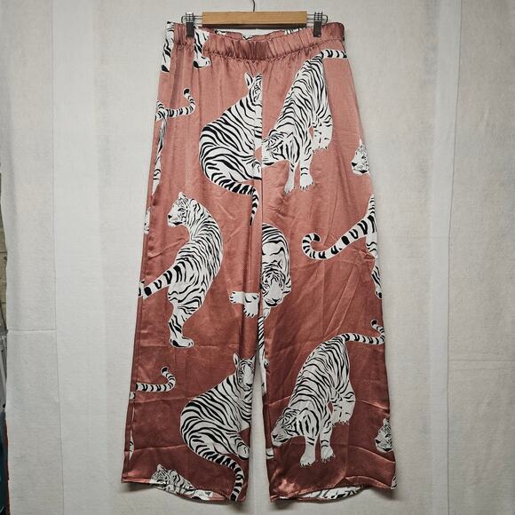 H&M Rose Pink Tiger Print Satin Pajama Set - Picture 8 of 12